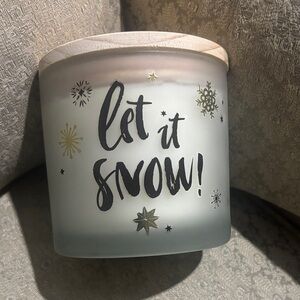 Let It Snow Candle Flashpoint Candles with Wooden Lid